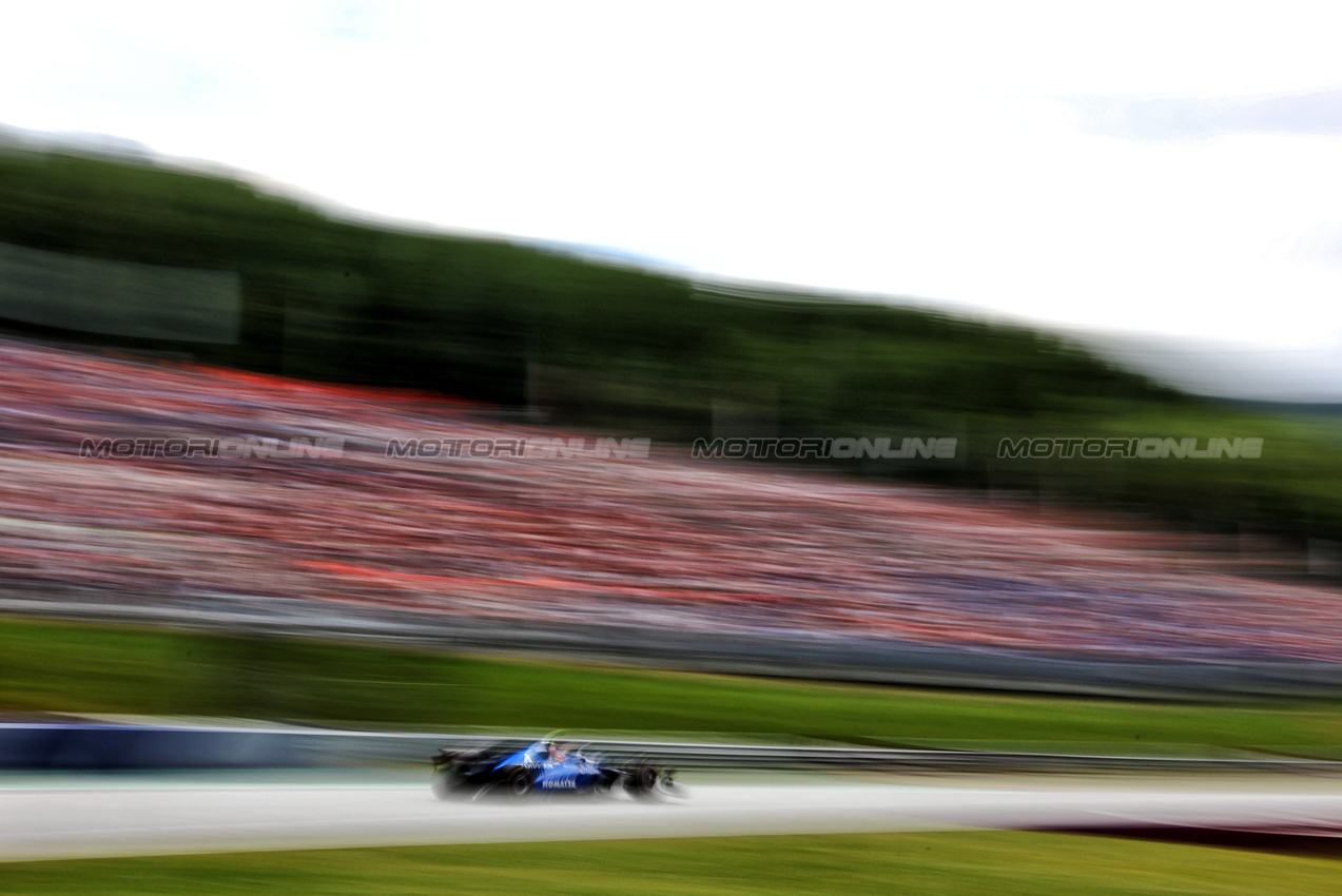 GP AUSTRIA, Carlos Sainz (ESP) Atlassian Williams Racing FW47.

27.06.2025. Formula 1 World Championship, Rd 11, Austrian Grand Prix, Spielberg, Austria, Practice Day.

- www.xpbimages.com, EMail: requests@xpbimages.com © Copyright: Charniaux / XPB Images