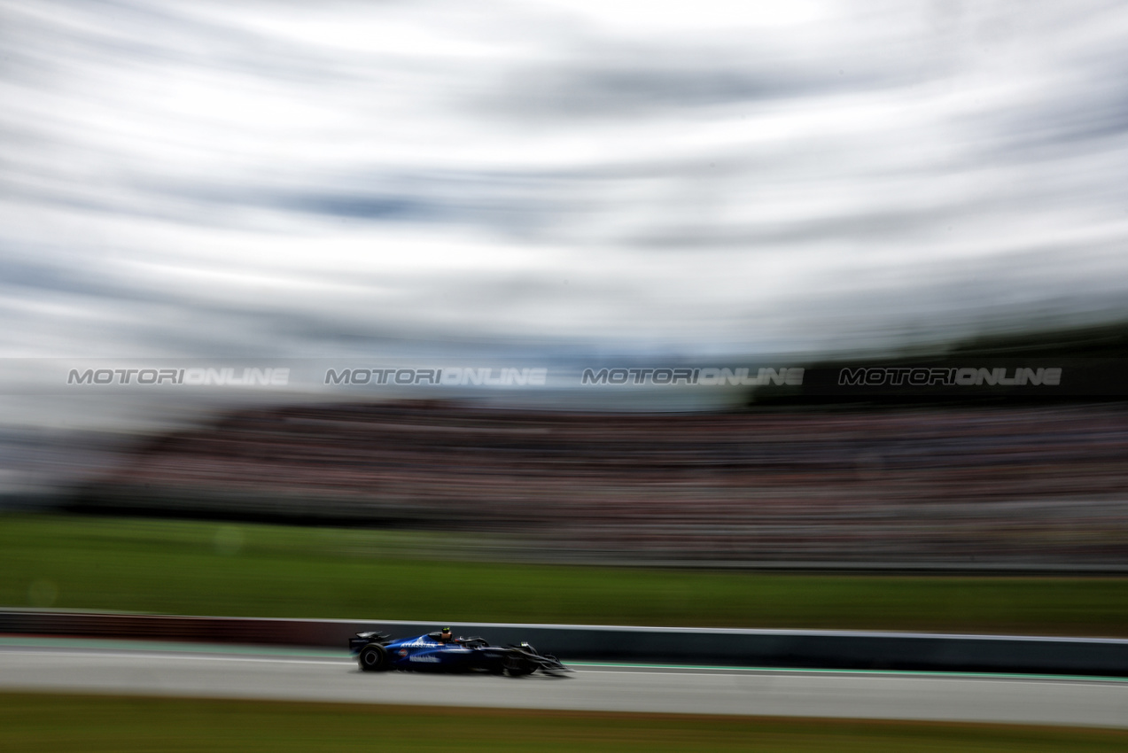 GP AUSTRIA, Carlos Sainz (ESP) Atlassian Williams Racing FW47.

27.06.2025. Formula 1 World Championship, Rd 11, Austrian Grand Prix, Spielberg, Austria, Practice Day.

- www.xpbimages.com, EMail: requests@xpbimages.com © Copyright: Charniaux / XPB Images