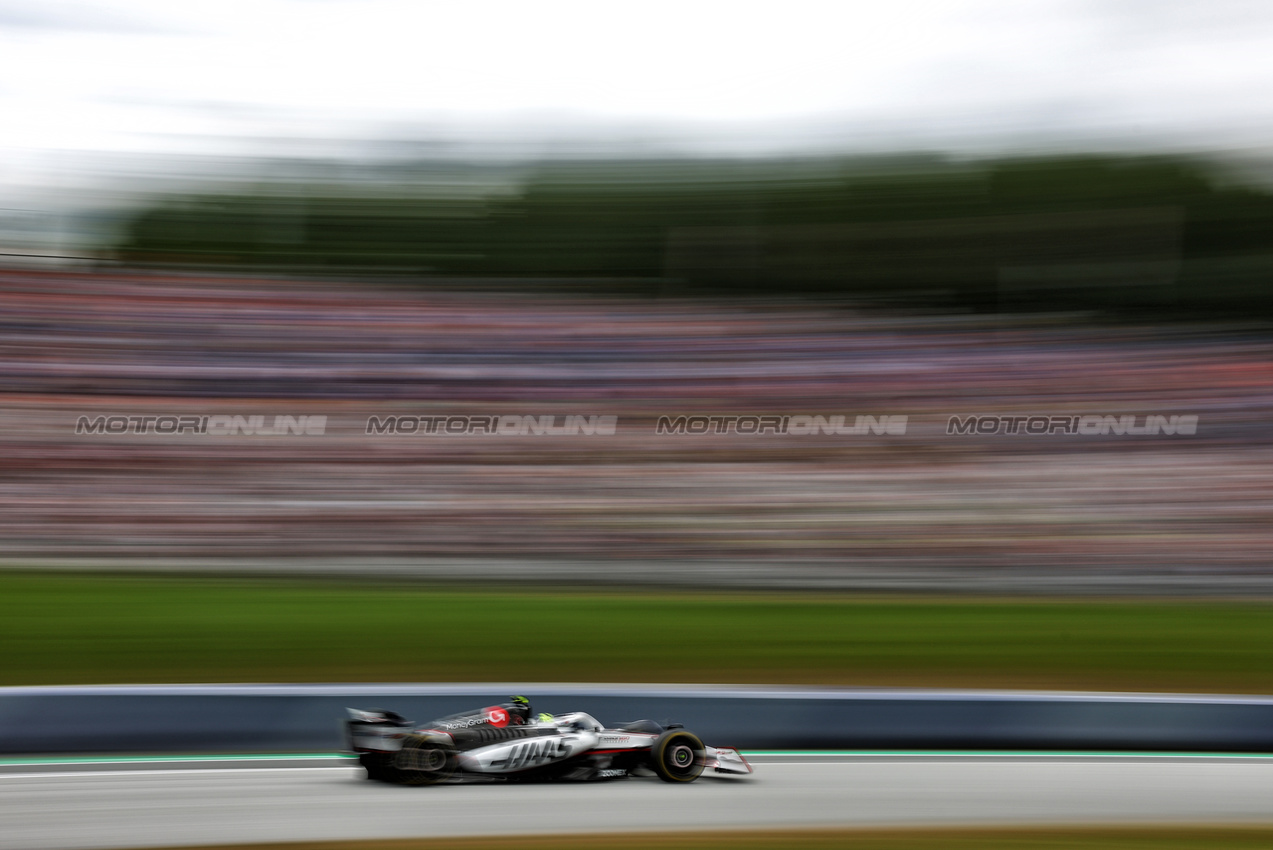 GP AUSTRIA, Oliver Bearman (GBR) Haas VF-25.

27.06.2025. Formula 1 World Championship, Rd 11, Austrian Grand Prix, Spielberg, Austria, Practice Day.

- www.xpbimages.com, EMail: requests@xpbimages.com © Copyright: Charniaux / XPB Images