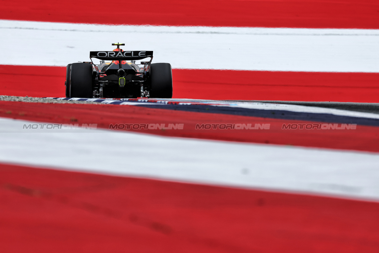 GP AUSTRIA, Yuki Tsunoda (JPN) Red Bull Racing RB21.

27.06.2025. Formula 1 World Championship, Rd 11, Austrian Grand Prix, Spielberg, Austria, Practice Day.

- www.xpbimages.com, EMail: requests@xpbimages.com © Copyright: Moy / XPB Images