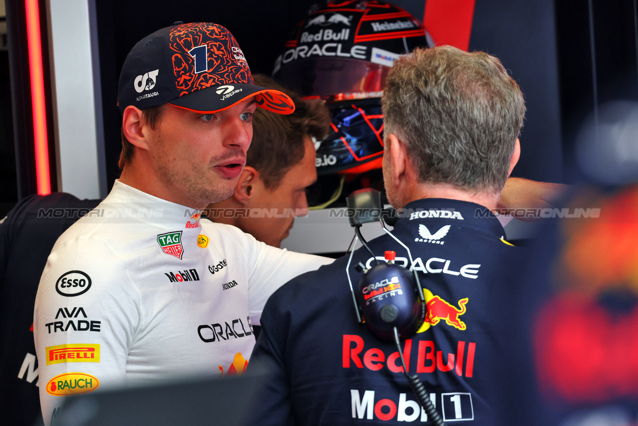 GP AUSTRIA, (L to R): Max Verstappen (NLD) Red Bull Racing with Christian Horner (GBR) Red Bull Racing Team Principal.

27.06.2025. Formula 1 World Championship, Rd 11, Austrian Grand Prix, Spielberg, Austria, Practice Day.

- www.xpbimages.com, EMail: requests@xpbimages.com © Copyright: Batchelor / XPB Images