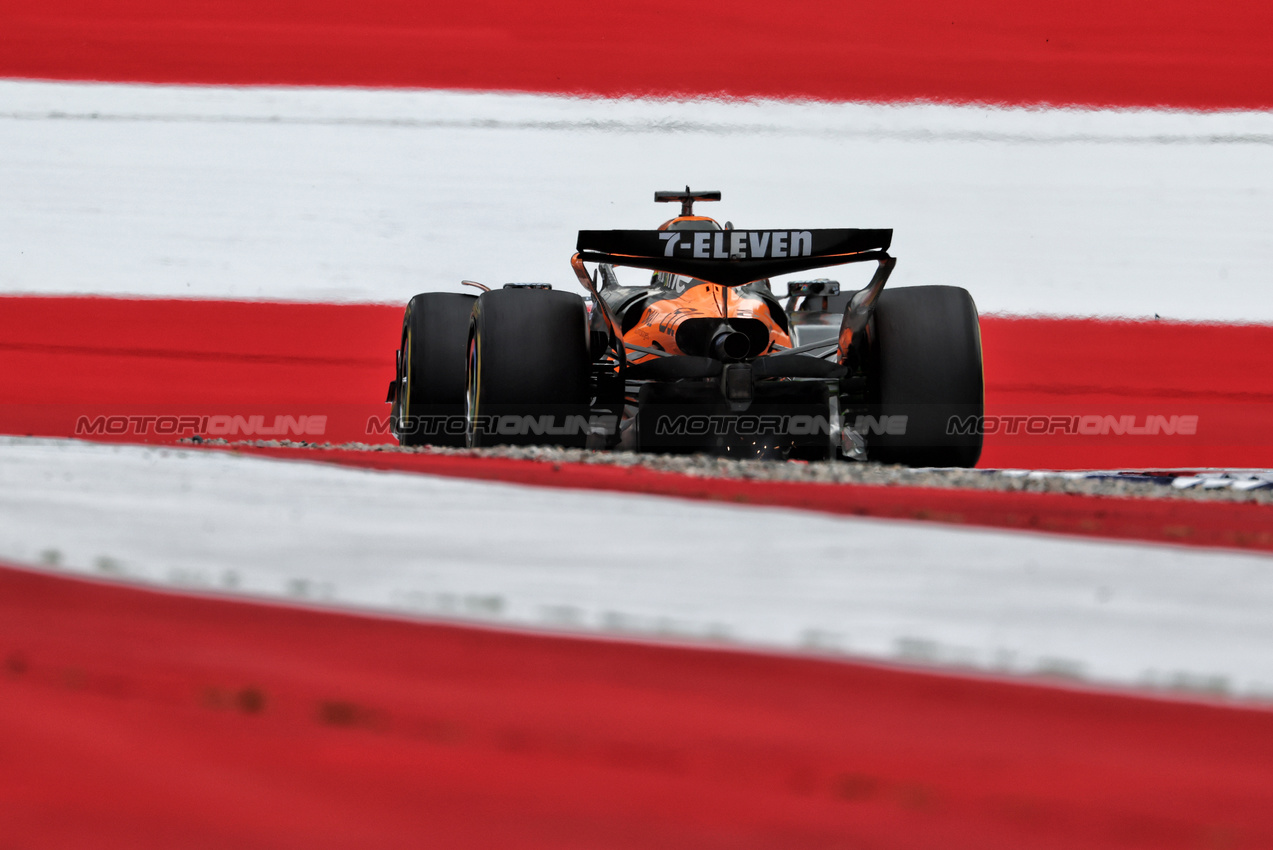 GP AUSTRIA, Oscar Piastri (AUS) McLaren MCL39.

27.06.2025. Formula 1 World Championship, Rd 11, Austrian Grand Prix, Spielberg, Austria, Practice Day.

- www.xpbimages.com, EMail: requests@xpbimages.com © Copyright: Moy / XPB Images