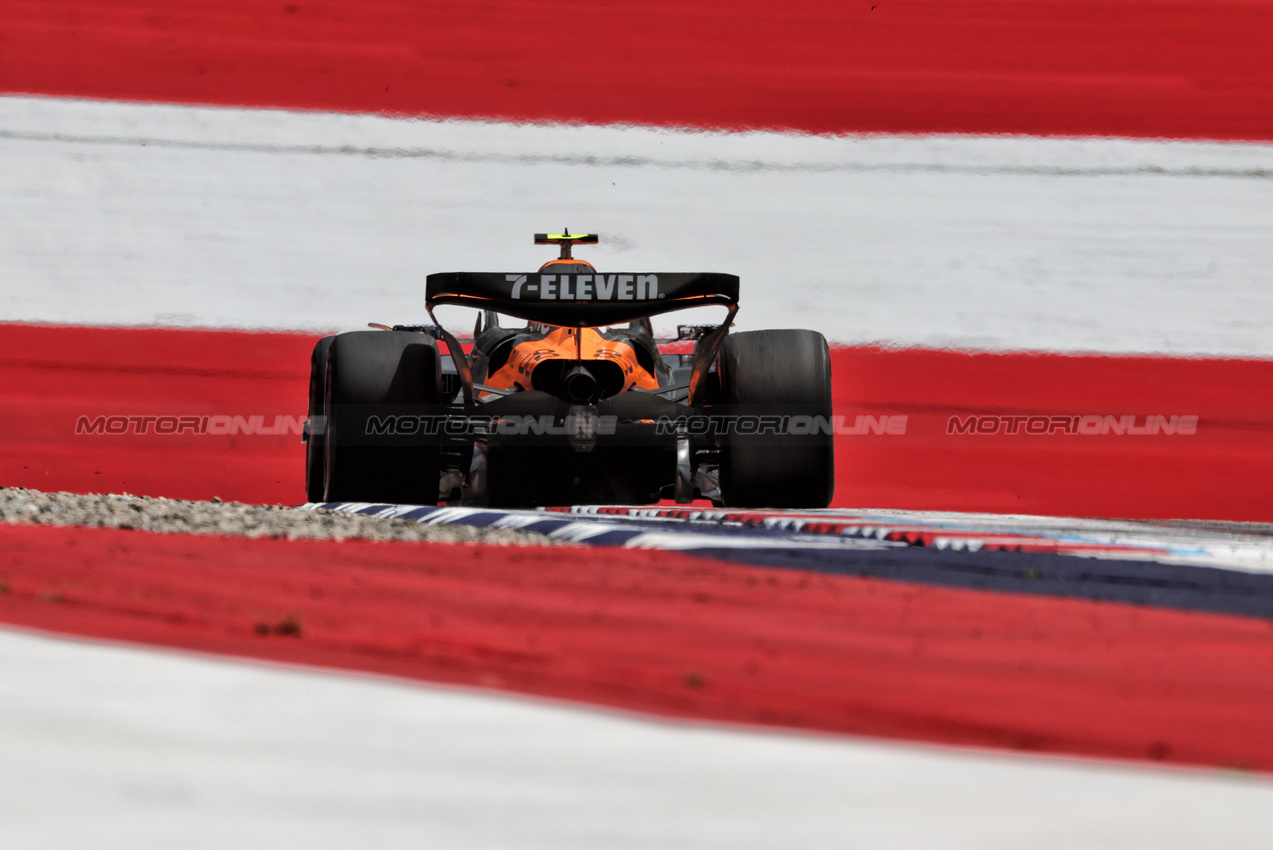 GP AUSTRIA, Lando Norris (GBR) McLaren MCL39.

27.06.2025. Formula 1 World Championship, Rd 11, Austrian Grand Prix, Spielberg, Austria, Practice Day.

- www.xpbimages.com, EMail: requests@xpbimages.com © Copyright: Moy / XPB Images
