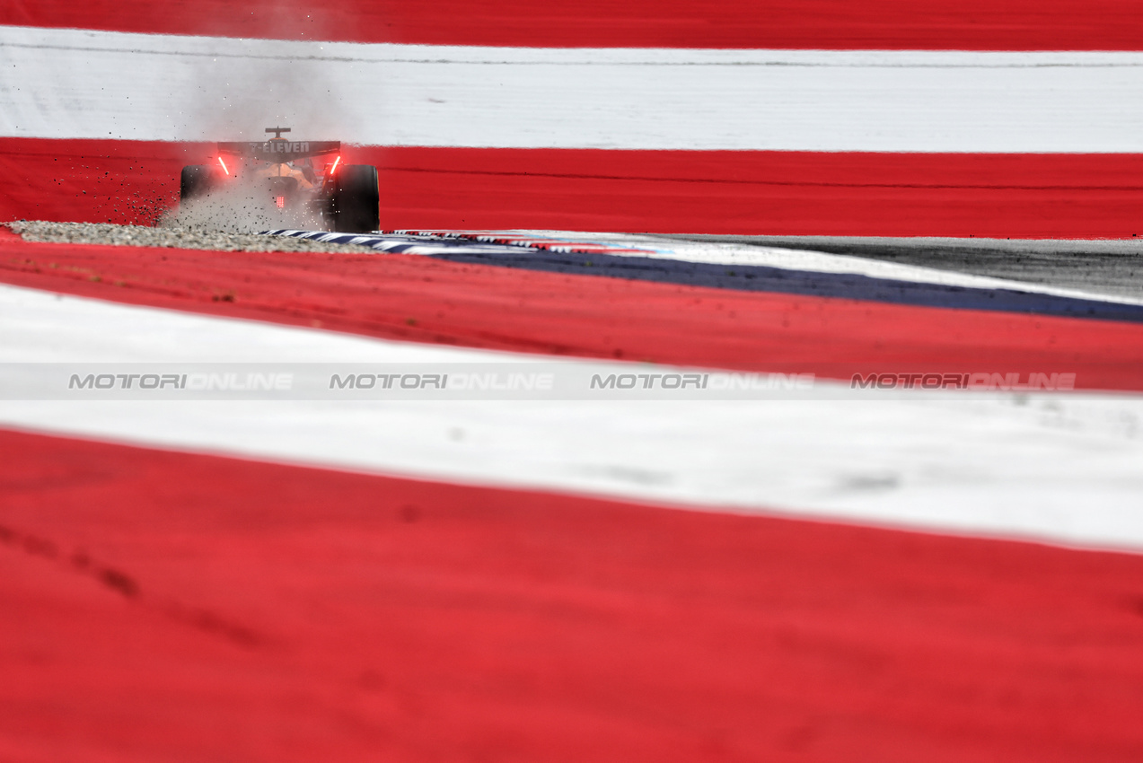 GP AUSTRIA, Oscar Piastri (AUS) McLaren MCL39.

27.06.2025. Formula 1 World Championship, Rd 11, Austrian Grand Prix, Spielberg, Austria, Practice Day.

- www.xpbimages.com, EMail: requests@xpbimages.com © Copyright: Moy / XPB Images