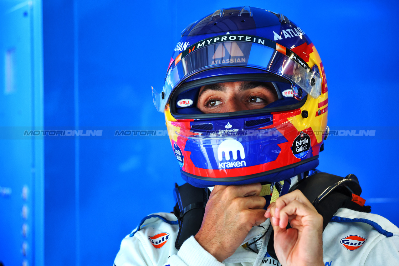 GP AUSTRIA, Carlos Sainz (ESP) Atlassian Williams Racing.

27.06.2025. Formula 1 World Championship, Rd 11, Austrian Grand Prix, Spielberg, Austria, Practice Day.

- www.xpbimages.com, EMail: requests@xpbimages.com © Copyright: Batchelor / XPB Images