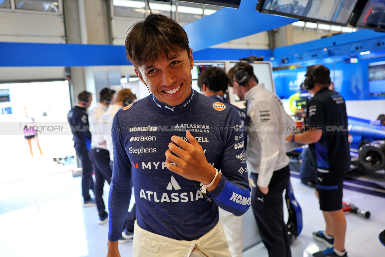 GP AUSTRIA, Alexander Albon (THA) Atlassian Williams Racing.

27.06.2025. Formula 1 World Championship, Rd 11, Austrian Grand Prix, Spielberg, Austria, Practice Day.

- www.xpbimages.com, EMail: requests@xpbimages.com © Copyright: Batchelor / XPB Images