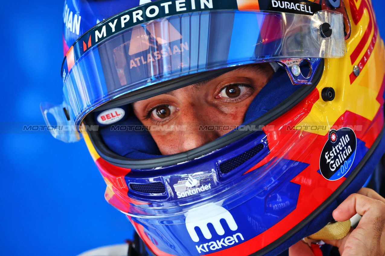 GP AUSTRIA, Carlos Sainz (ESP) Atlassian Williams Racing.

27.06.2025. Formula 1 World Championship, Rd 11, Austrian Grand Prix, Spielberg, Austria, Practice Day.

- www.xpbimages.com, EMail: requests@xpbimages.com © Copyright: Batchelor / XPB Images