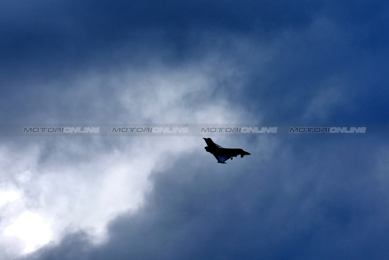 GP AUSTRIA, Circuit Atmosfera - fighter jet.

27.06.2025. Formula 1 World Championship, Rd 11, Austrian Grand Prix, Spielberg, Austria, Practice Day.

- www.xpbimages.com, EMail: requests@xpbimages.com © Copyright: Moy / XPB Images