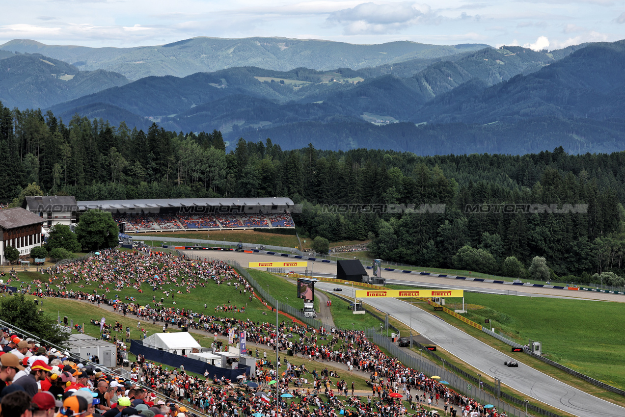 GP AUSTRIA, Esteban Ocon (FRA) Haas VF-25.

27.06.2025. Formula 1 World Championship, Rd 11, Austrian Grand Prix, Spielberg, Austria, Practice Day.

- www.xpbimages.com, EMail: requests@xpbimages.com © Copyright: Moy / XPB Images