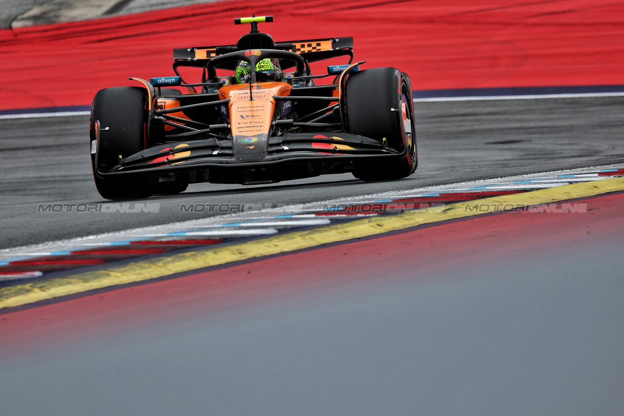 GP AUSTRIA, Lando Norris (GBR) McLaren MCL39.

27.06.2025. Formula 1 World Championship, Rd 11, Austrian Grand Prix, Spielberg, Austria, Practice Day.

- www.xpbimages.com, EMail: requests@xpbimages.com © Copyright: Moy / XPB Images