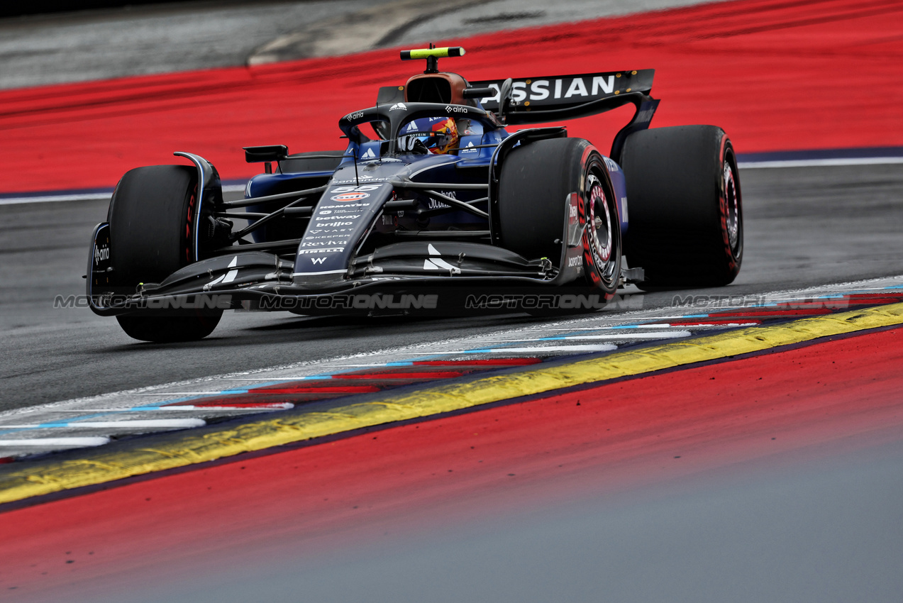 GP AUSTRIA, Carlos Sainz (ESP) Atlassian Williams Racing FW47.

27.06.2025. Formula 1 World Championship, Rd 11, Austrian Grand Prix, Spielberg, Austria, Practice Day.

- www.xpbimages.com, EMail: requests@xpbimages.com © Copyright: Moy / XPB Images