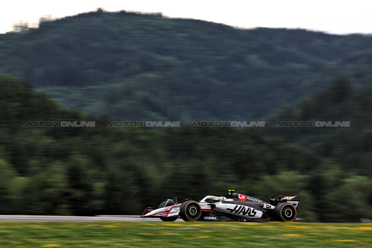 GP AUSTRIA, Oliver Bearman (GBR) Haas VF-25.

27.06.2025. Formula 1 World Championship, Rd 11, Austrian Grand Prix, Spielberg, Austria, Practice Day.

- www.xpbimages.com, EMail: requests@xpbimages.com © Copyright: Moy / XPB Images