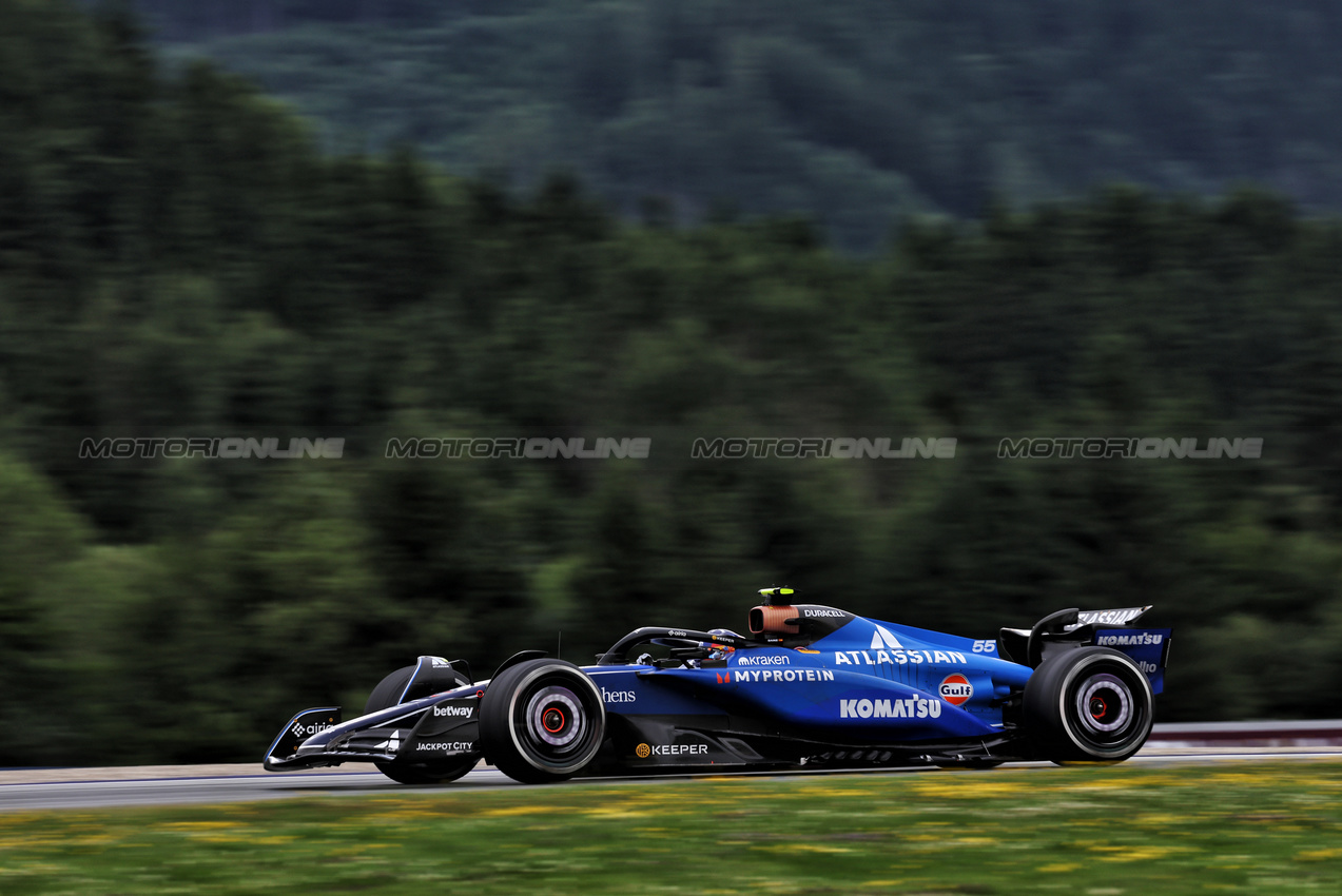 GP AUSTRIA, Carlos Sainz (ESP) Atlassian Williams Racing FW47.

27.06.2025. Formula 1 World Championship, Rd 11, Austrian Grand Prix, Spielberg, Austria, Practice Day.

- www.xpbimages.com, EMail: requests@xpbimages.com © Copyright: Moy / XPB Images