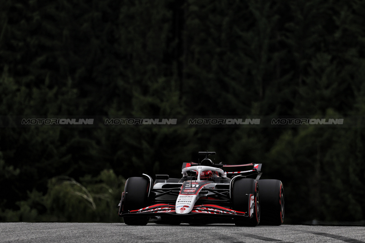 GP AUSTRIA, Esteban Ocon (FRA) Haas VF-25.

27.06.2025. Formula 1 World Championship, Rd 11, Austrian Grand Prix, Spielberg, Austria, Practice Day.

- www.xpbimages.com, EMail: requests@xpbimages.com © Copyright: Moy / XPB Images