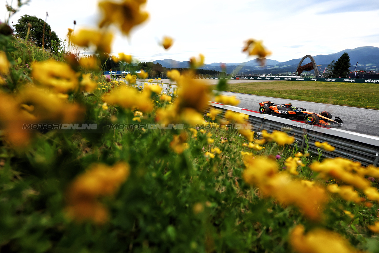 GP AUSTRIA, Lando Norris (GBR) McLaren MCL39.

27.06.2025. Formula 1 World Championship, Rd 11, Austrian Grand Prix, Spielberg, Austria, Practice Day.

- www.xpbimages.com, EMail: requests@xpbimages.com © Copyright: Charniaux / XPB Images