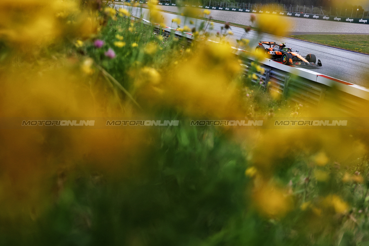 GP AUSTRIA, Lando Norris (GBR) McLaren MCL39.

27.06.2025. Formula 1 World Championship, Rd 11, Austrian Grand Prix, Spielberg, Austria, Practice Day.

- www.xpbimages.com, EMail: requests@xpbimages.com © Copyright: Charniaux / XPB Images