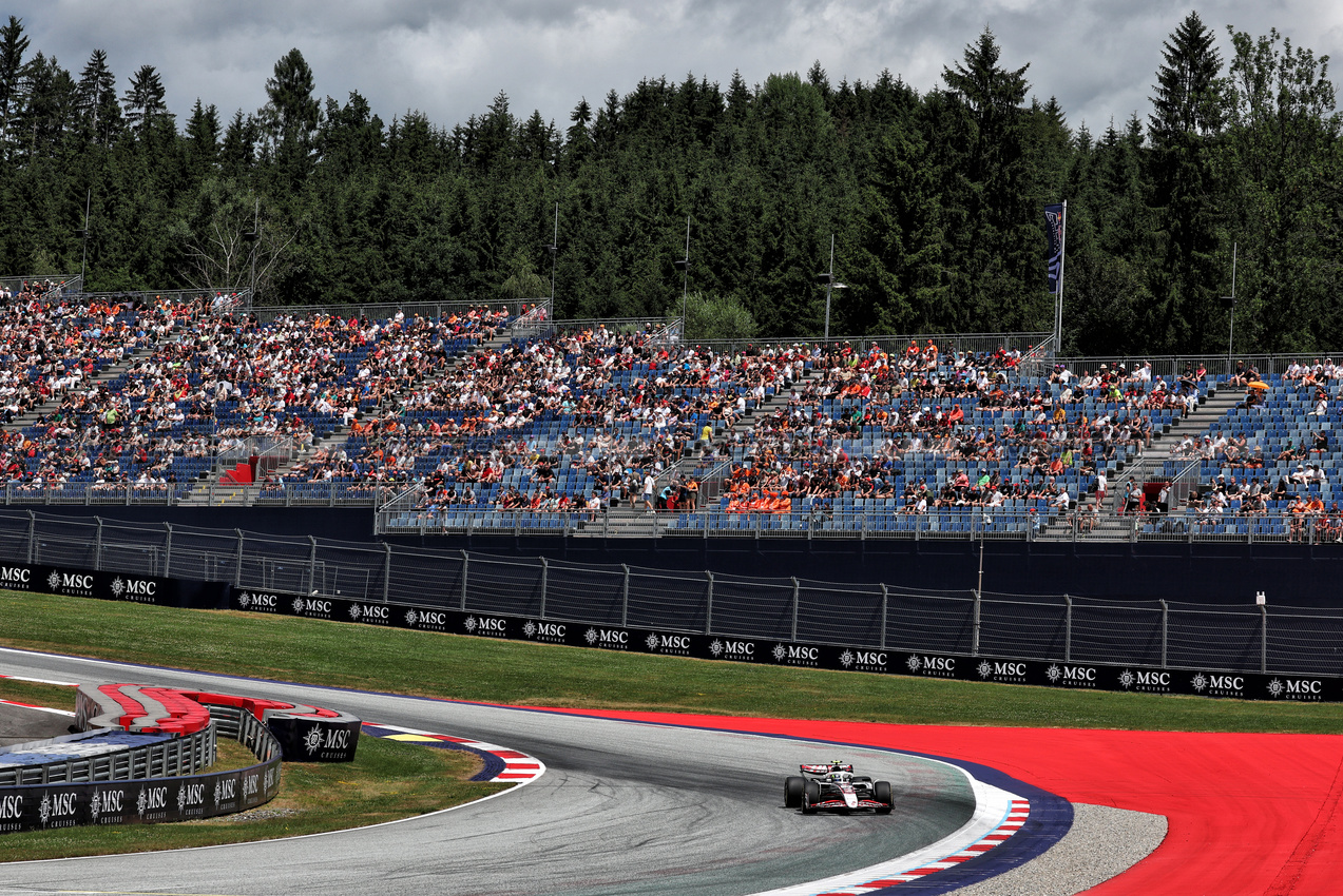 GP AUSTRIA, Oliver Bearman (GBR) Haas VF-25.

27.06.2025. Formula 1 World Championship, Rd 11, Austrian Grand Prix, Spielberg, Austria, Practice Day.

- www.xpbimages.com, EMail: requests@xpbimages.com © Copyright: Moy / XPB Images