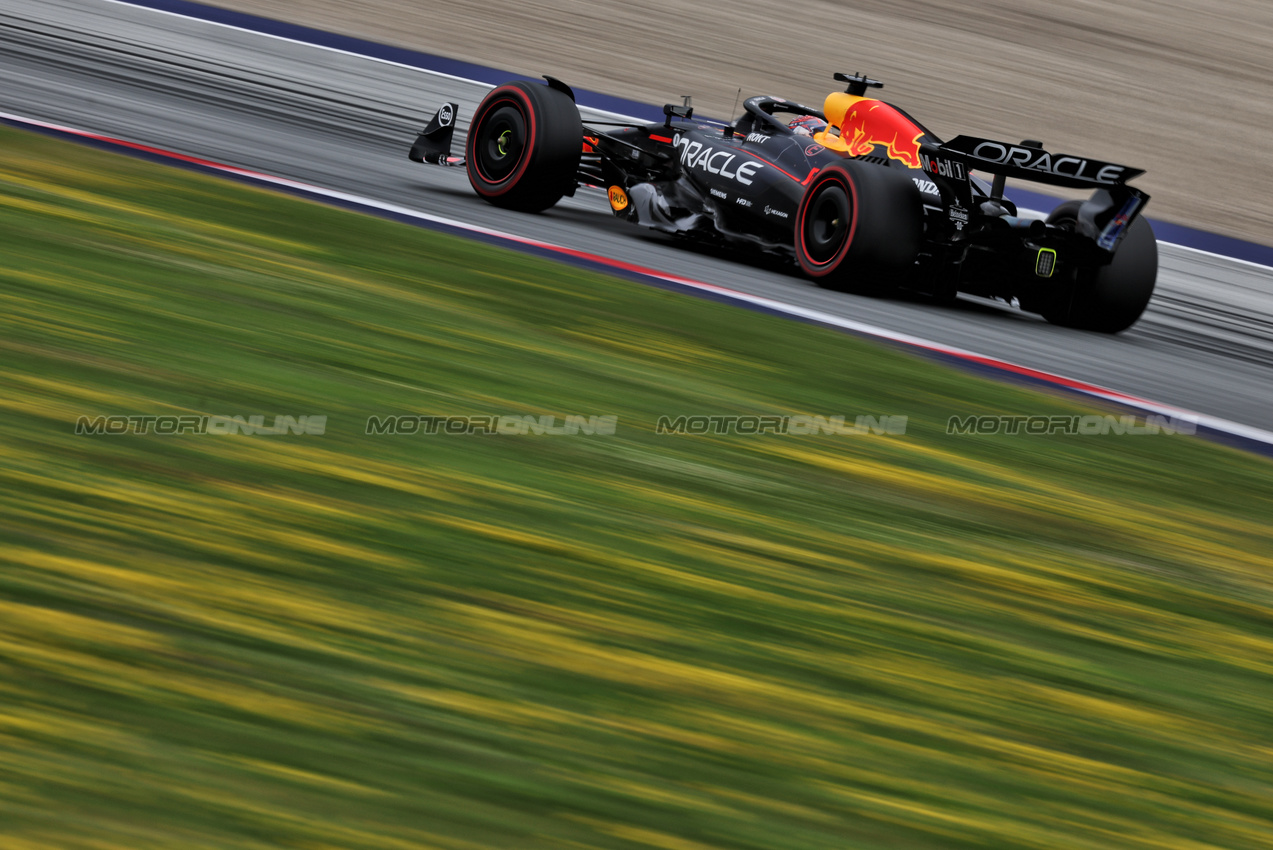 GP AUSTRIA, Max Verstappen (NLD) Red Bull Racing RB21.

27.06.2025. Formula 1 World Championship, Rd 11, Austrian Grand Prix, Spielberg, Austria, Practice Day.

- www.xpbimages.com, EMail: requests@xpbimages.com © Copyright: Charniaux / XPB Images