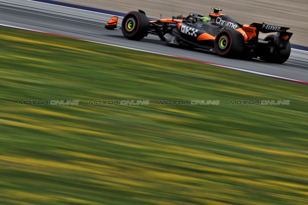 GP AUSTRIA, Lando Norris (GBR) McLaren MCL39.

27.06.2025. Formula 1 World Championship, Rd 11, Austrian Grand Prix, Spielberg, Austria, Practice Day.

- www.xpbimages.com, EMail: requests@xpbimages.com © Copyright: Charniaux / XPB Images