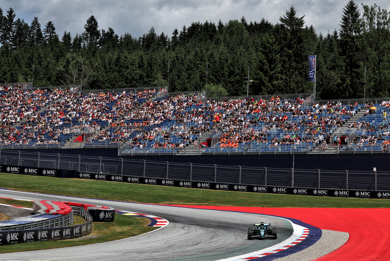 GP AUSTRIA, Lance Stroll (CDN) Aston Martin F1 Team AMR25.

27.06.2025. Formula 1 World Championship, Rd 11, Austrian Grand Prix, Spielberg, Austria, Practice Day.

- www.xpbimages.com, EMail: requests@xpbimages.com © Copyright: Moy / XPB Images