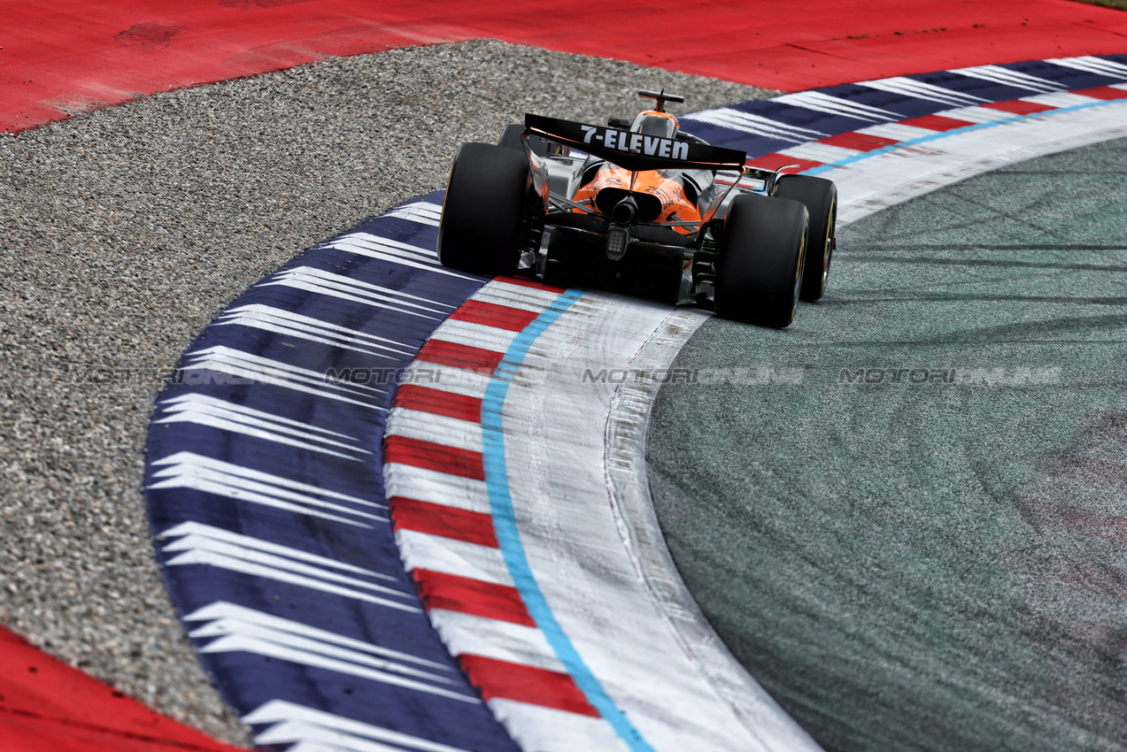 GP AUSTRIA, Oscar Piastri (AUS) McLaren MCL39.

27.06.2025. Formula 1 World Championship, Rd 11, Austrian Grand Prix, Spielberg, Austria, Practice Day.

- www.xpbimages.com, EMail: requests@xpbimages.com © Copyright: Moy / XPB Images