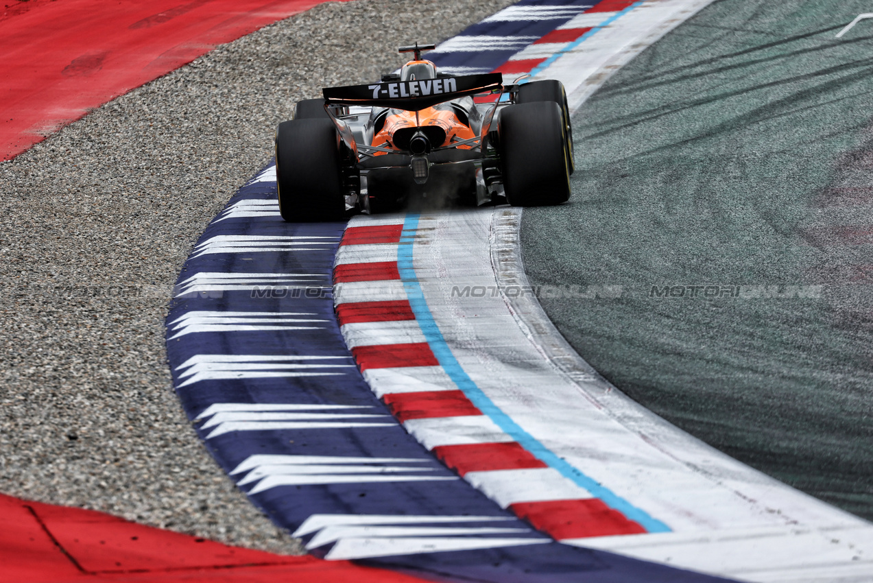 GP AUSTRIA, Oscar Piastri (AUS) McLaren MCL39.

27.06.2025. Formula 1 World Championship, Rd 11, Austrian Grand Prix, Spielberg, Austria, Practice Day.

- www.xpbimages.com, EMail: requests@xpbimages.com © Copyright: Moy / XPB Images