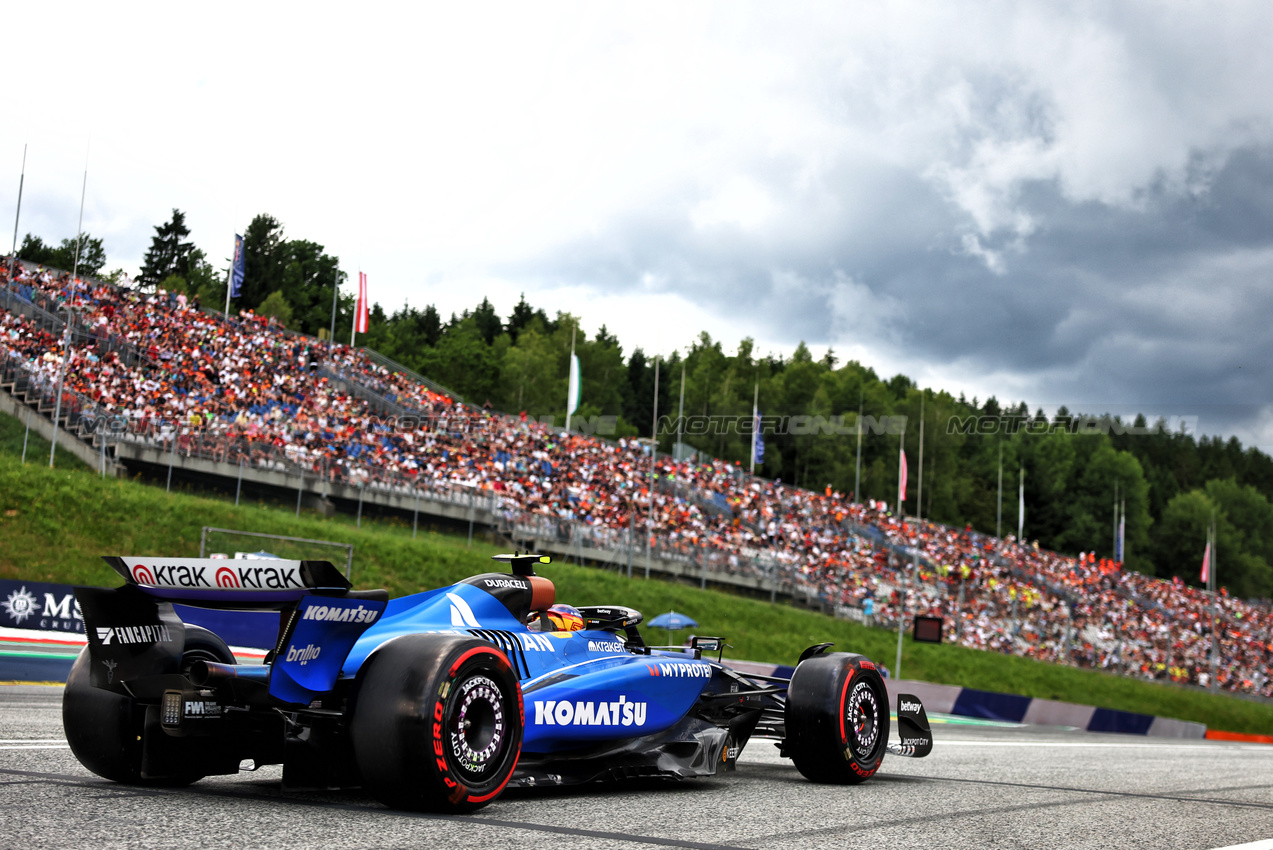 GP AUSTRIA, Carlos Sainz (ESP) Atlassian Williams Racing FW47.

27.06.2025. Formula 1 World Championship, Rd 11, Austrian Grand Prix, Spielberg, Austria, Practice Day.

- www.xpbimages.com, EMail: requests@xpbimages.com © Copyright: Charniaux / XPB Images