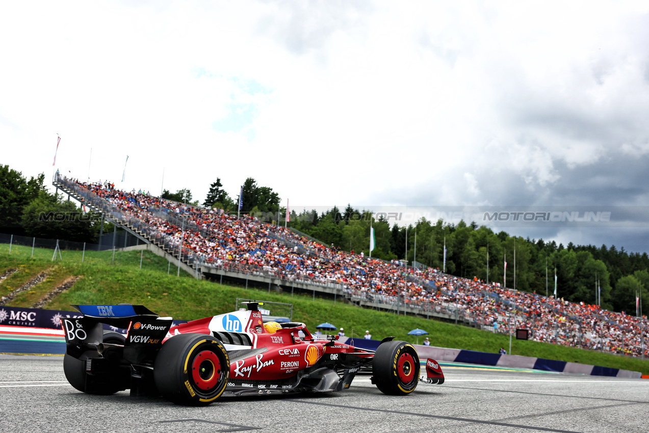 GP AUSTRIA, Lewis Hamilton (GBR) Ferrari SF-25.

27.06.2025. Formula 1 World Championship, Rd 11, Austrian Grand Prix, Spielberg, Austria, Practice Day.

- www.xpbimages.com, EMail: requests@xpbimages.com © Copyright: Charniaux / XPB Images