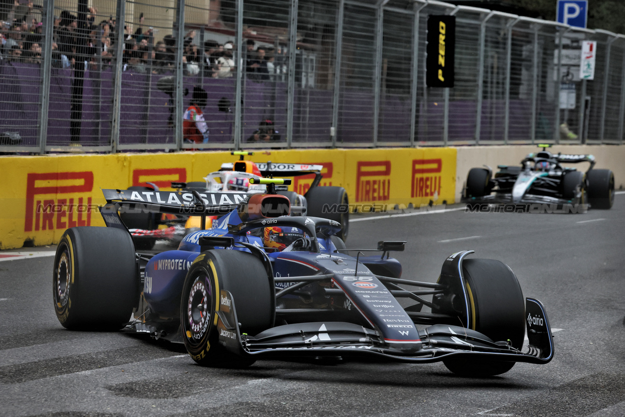 GP AZERBAIJAN, Carlos Sainz (ESP) Atlassian Williams Racing FW47.

21.09.2025. Formula 1 World Championship, Rd 17, Azerbaijan Grand Prix, Baku Street Circuit, Azerbaijan, Gara Day.

- www.xpbimages.com, EMail: requests@xpbimages.com © Copyright: Charniaux / XPB Images