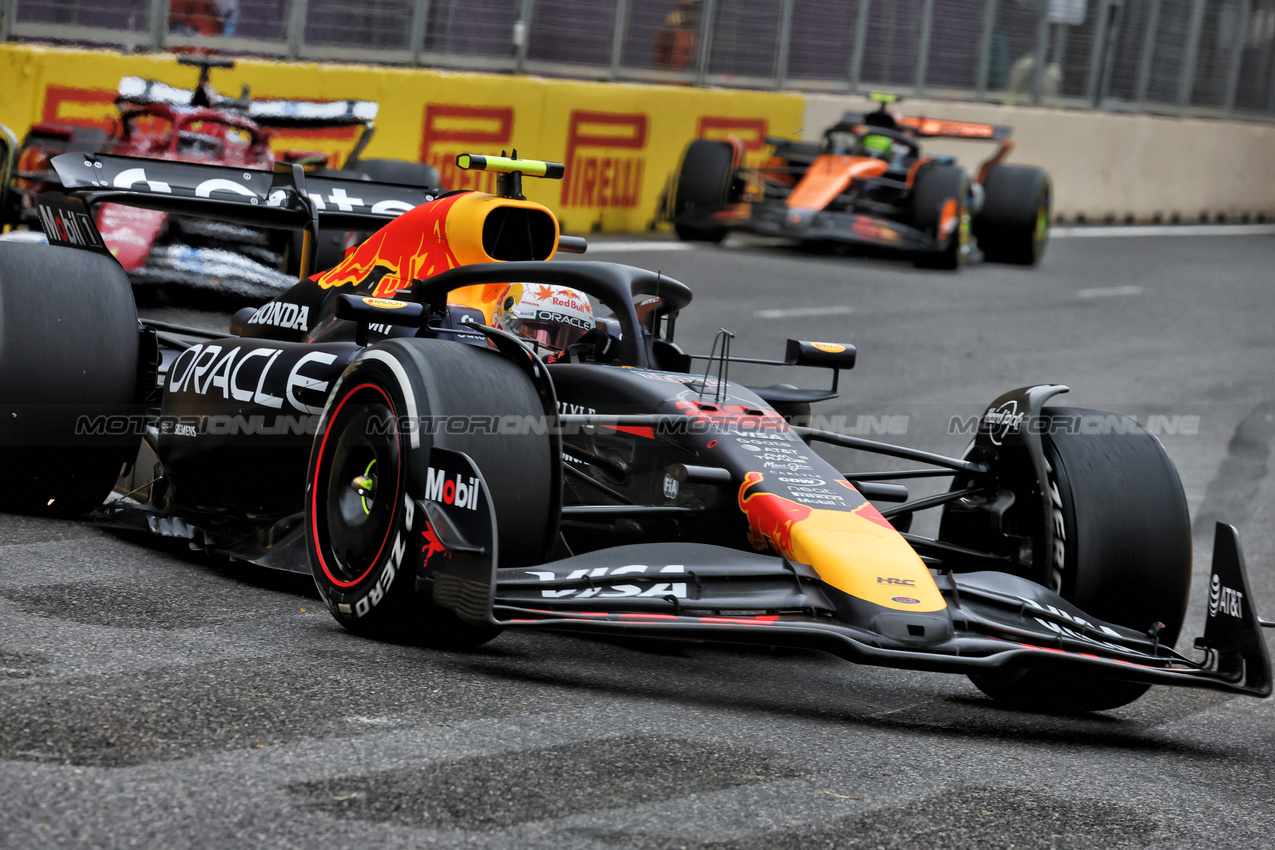 GP AZERBAIJAN, Yuki Tsunoda (JPN) Red Bull Racing RB21.

21.09.2025. Formula 1 World Championship, Rd 17, Azerbaijan Grand Prix, Baku Street Circuit, Azerbaijan, Gara Day.

- www.xpbimages.com, EMail: requests@xpbimages.com © Copyright: Charniaux / XPB Images