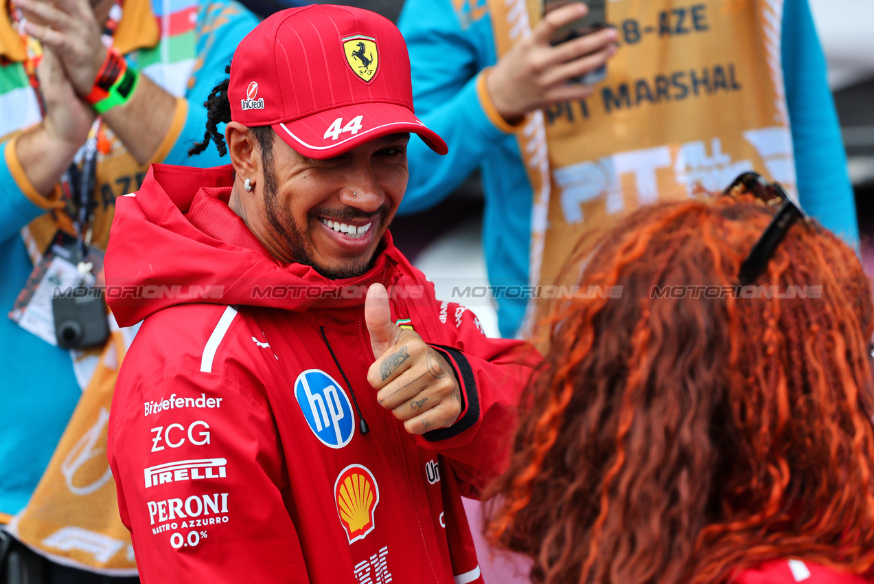 GP AZERBAIJAN, Lewis Hamilton (GBR) Ferrari on the drivers' parade.

21.09.2025. Formula 1 World Championship, Rd 17, Azerbaijan Grand Prix, Baku Street Circuit, Azerbaijan, Gara Day.

- www.xpbimages.com, EMail: requests@xpbimages.com © Copyright: Batchelor / XPB Images