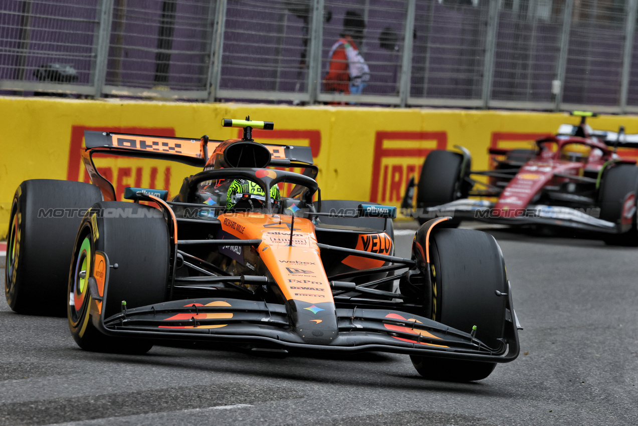 GP AZERBAIJAN, Lando Norris (GBR) McLaren MCL39.

21.09.2025. Formula 1 World Championship, Rd 17, Azerbaijan Grand Prix, Baku Street Circuit, Azerbaijan, Gara Day.

- www.xpbimages.com, EMail: requests@xpbimages.com © Copyright: Charniaux / XPB Images