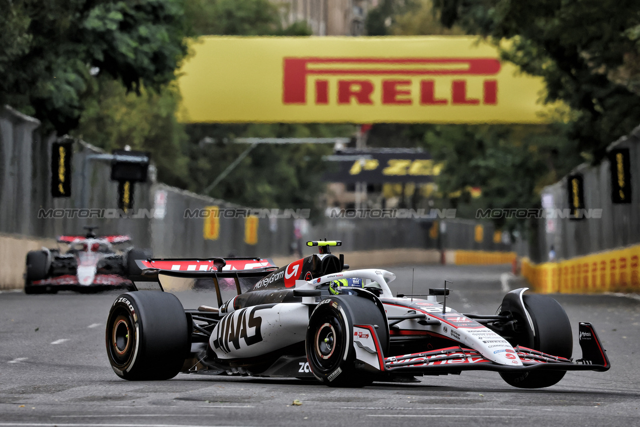 GP AZERBAIJAN, Oliver Bearman (GBR) Haas VF-25.

21.09.2025. Formula 1 World Championship, Rd 17, Azerbaijan Grand Prix, Baku Street Circuit, Azerbaijan, Gara Day.

- www.xpbimages.com, EMail: requests@xpbimages.com © Copyright: Charniaux / XPB Images