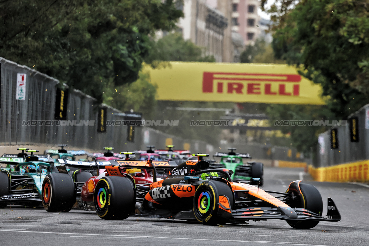 GP AZERBAIJAN, Lando Norris (GBR) McLaren MCL39.

21.09.2025. Formula 1 World Championship, Rd 17, Azerbaijan Grand Prix, Baku Street Circuit, Azerbaijan, Gara Day.

- www.xpbimages.com, EMail: requests@xpbimages.com © Copyright: Charniaux / XPB Images