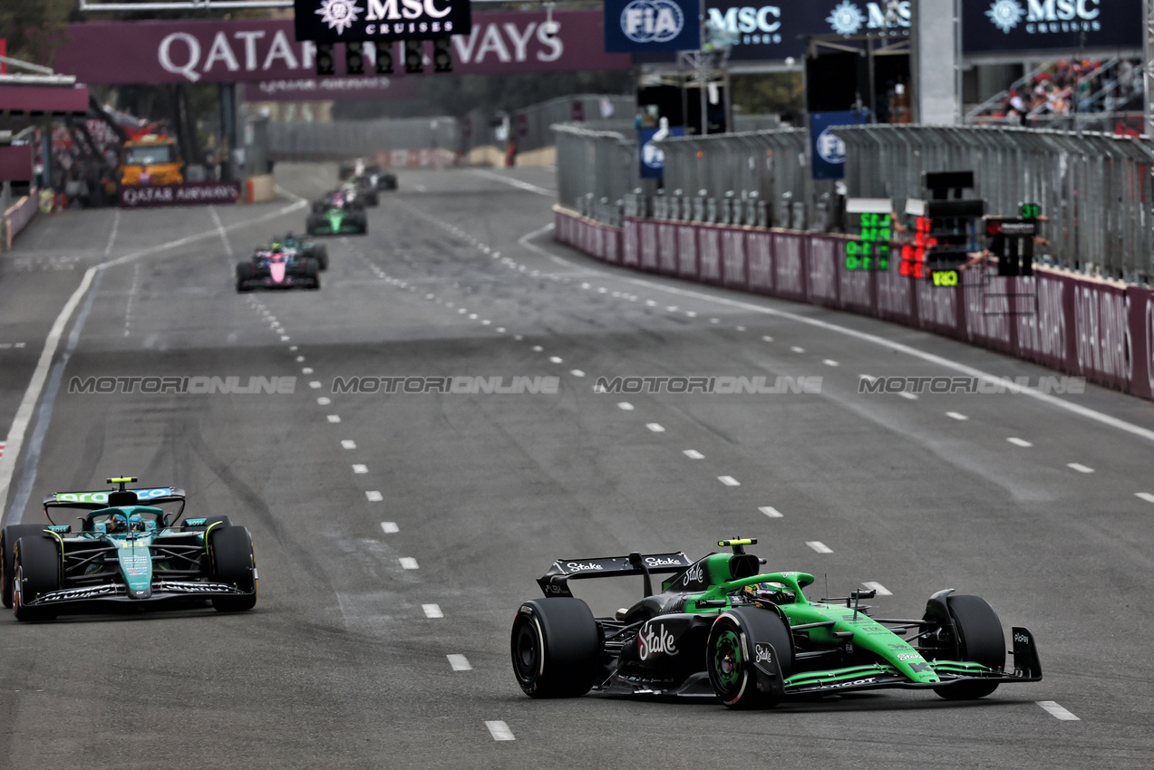 GP AZERBAIJAN, Gabriel Bortoleto (BRA) Sauber C45.

21.09.2025. Formula 1 World Championship, Rd 17, Azerbaijan Grand Prix, Baku Street Circuit, Azerbaijan, Gara Day.

- www.xpbimages.com, EMail: requests@xpbimages.com © Copyright: Batchelor / XPB Images