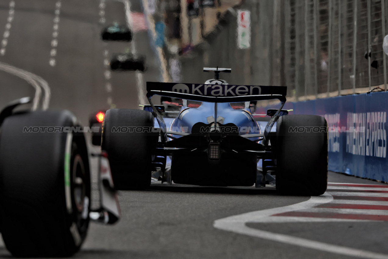 GP AZERBAIJAN, Alexander Albon (THA) Atlassian Williams Racing FW47.

21.09.2025. Formula 1 World Championship, Rd 17, Azerbaijan Grand Prix, Baku Street Circuit, Azerbaijan, Gara Day.

 - www.xpbimages.com, EMail: requests@xpbimages.com © Copyright: Rew / XPB Images