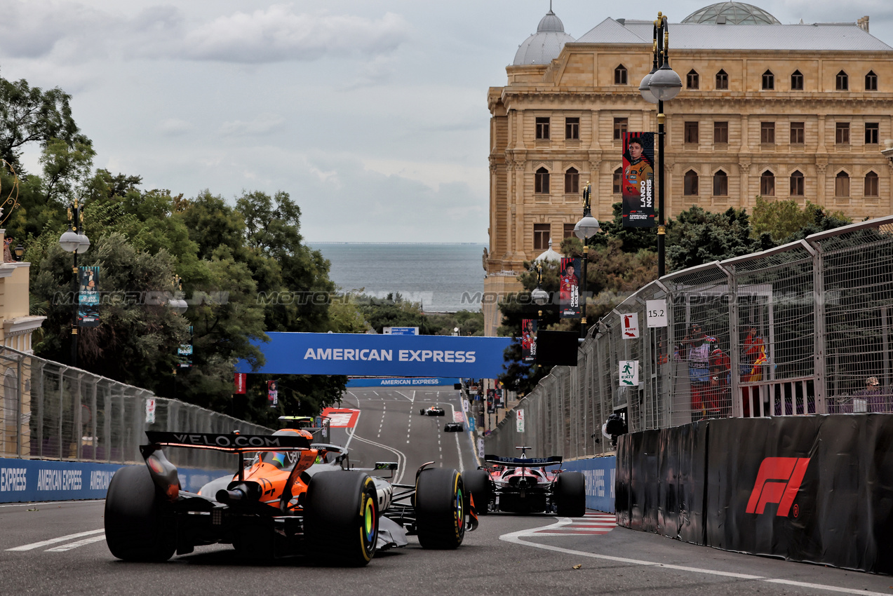 GP AZERBAIJAN, Lando Norris (GBR) McLaren MCL39.

21.09.2025. Formula 1 World Championship, Rd 17, Azerbaijan Grand Prix, Baku Street Circuit, Azerbaijan, Gara Day.

 - www.xpbimages.com, EMail: requests@xpbimages.com © Copyright: Rew / XPB Images