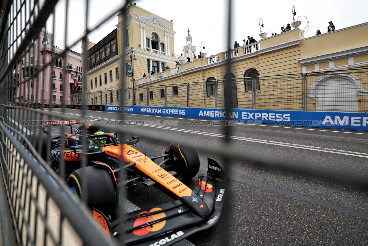 GP AZERBAIJAN, Lando Norris (GBR) McLaren MCL39.

21.09.2025. Formula 1 World Championship, Rd 17, Azerbaijan Grand Prix, Baku Street Circuit, Azerbaijan, Gara Day.

 - www.xpbimages.com, EMail: requests@xpbimages.com © Copyright: Rew / XPB Images