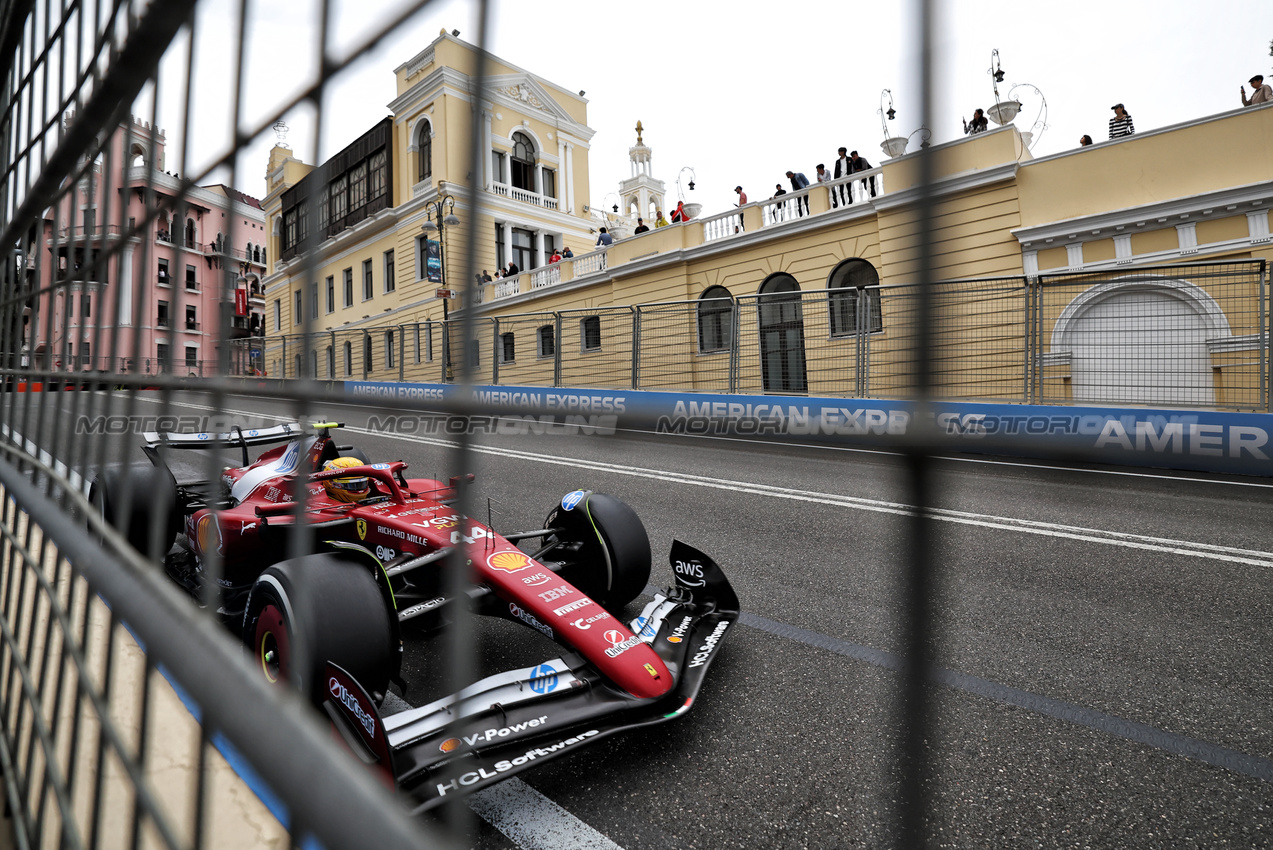 GP AZERBAIJAN, Lewis Hamilton (GBR) Ferrari SF-25.

21.09.2025. Formula 1 World Championship, Rd 17, Azerbaijan Grand Prix, Baku Street Circuit, Azerbaijan, Gara Day.

 - www.xpbimages.com, EMail: requests@xpbimages.com © Copyright: Rew / XPB Images