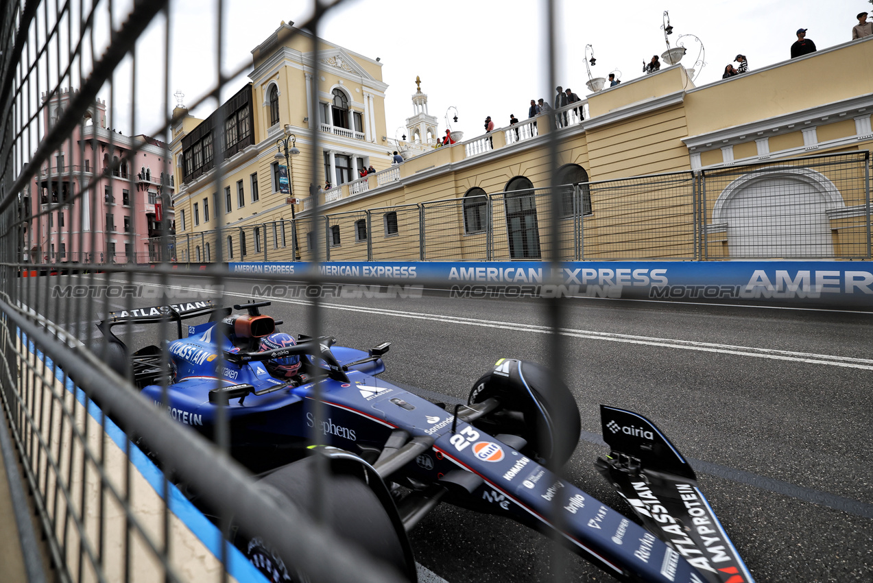 GP AZERBAIJAN, Alexander Albon (THA) Atlassian Williams Racing FW47.

21.09.2025. Formula 1 World Championship, Rd 17, Azerbaijan Grand Prix, Baku Street Circuit, Azerbaijan, Gara Day.

 - www.xpbimages.com, EMail: requests@xpbimages.com © Copyright: Rew / XPB Images