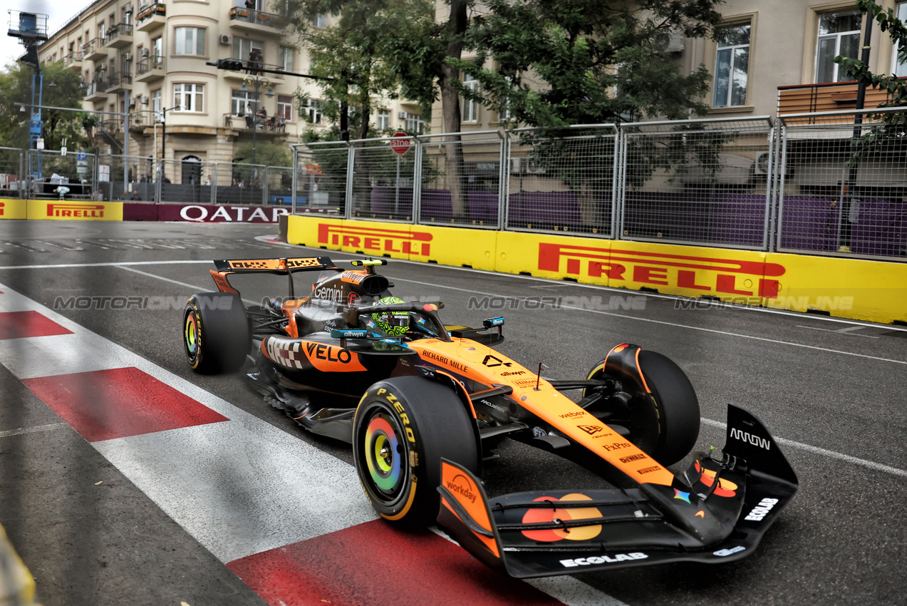 GP AZERBAIJAN, Lando Norris (GBR) McLaren MCL39.

21.09.2025. Formula 1 World Championship, Rd 17, Azerbaijan Grand Prix, Baku Street Circuit, Azerbaijan, Gara Day.

- www.xpbimages.com, EMail: requests@xpbimages.com © Copyright: Bearne / XPB Images