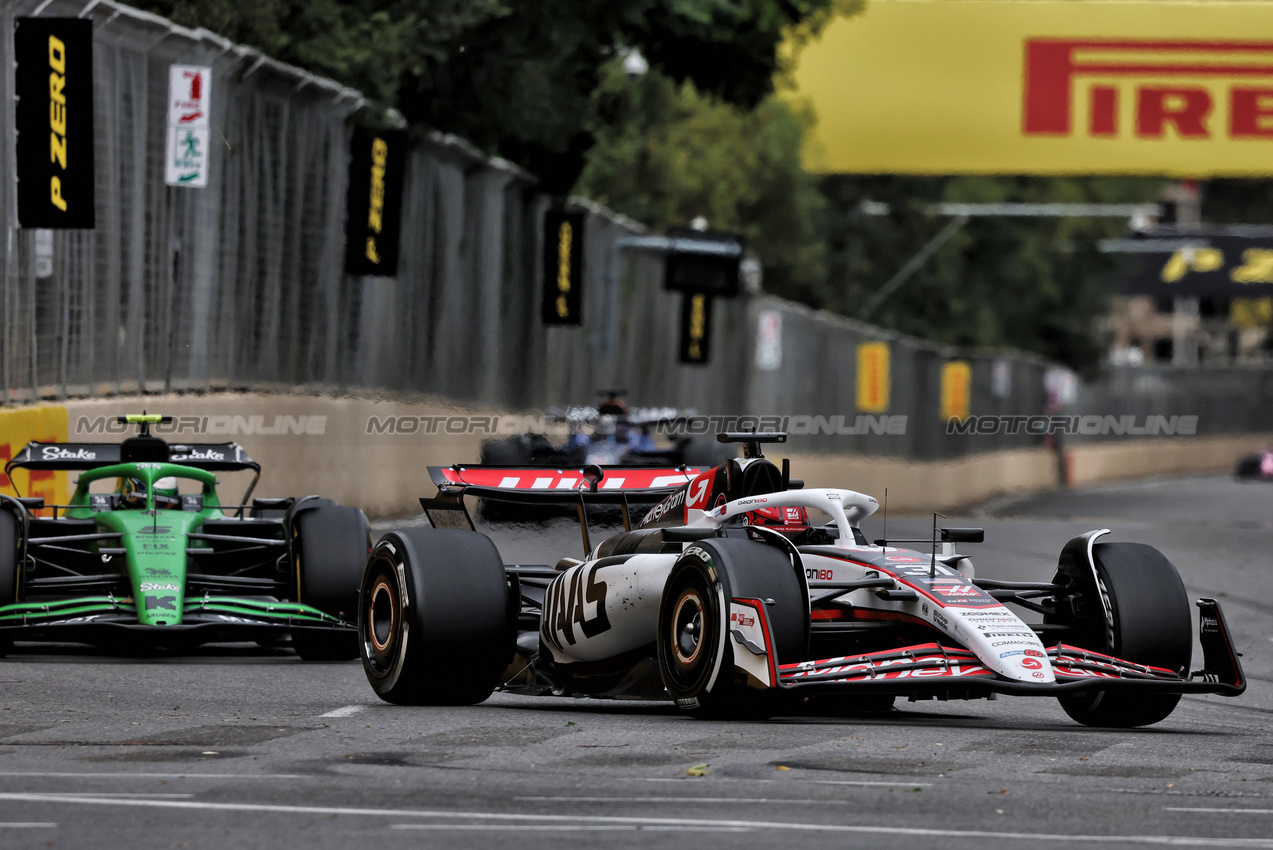 GP AZERBAIJAN, Esteban Ocon (FRA) Haas VF-25.

21.09.2025. Formula 1 World Championship, Rd 17, Azerbaijan Grand Prix, Baku Street Circuit, Azerbaijan, Gara Day.

- www.xpbimages.com, EMail: requests@xpbimages.com © Copyright: Charniaux / XPB Images