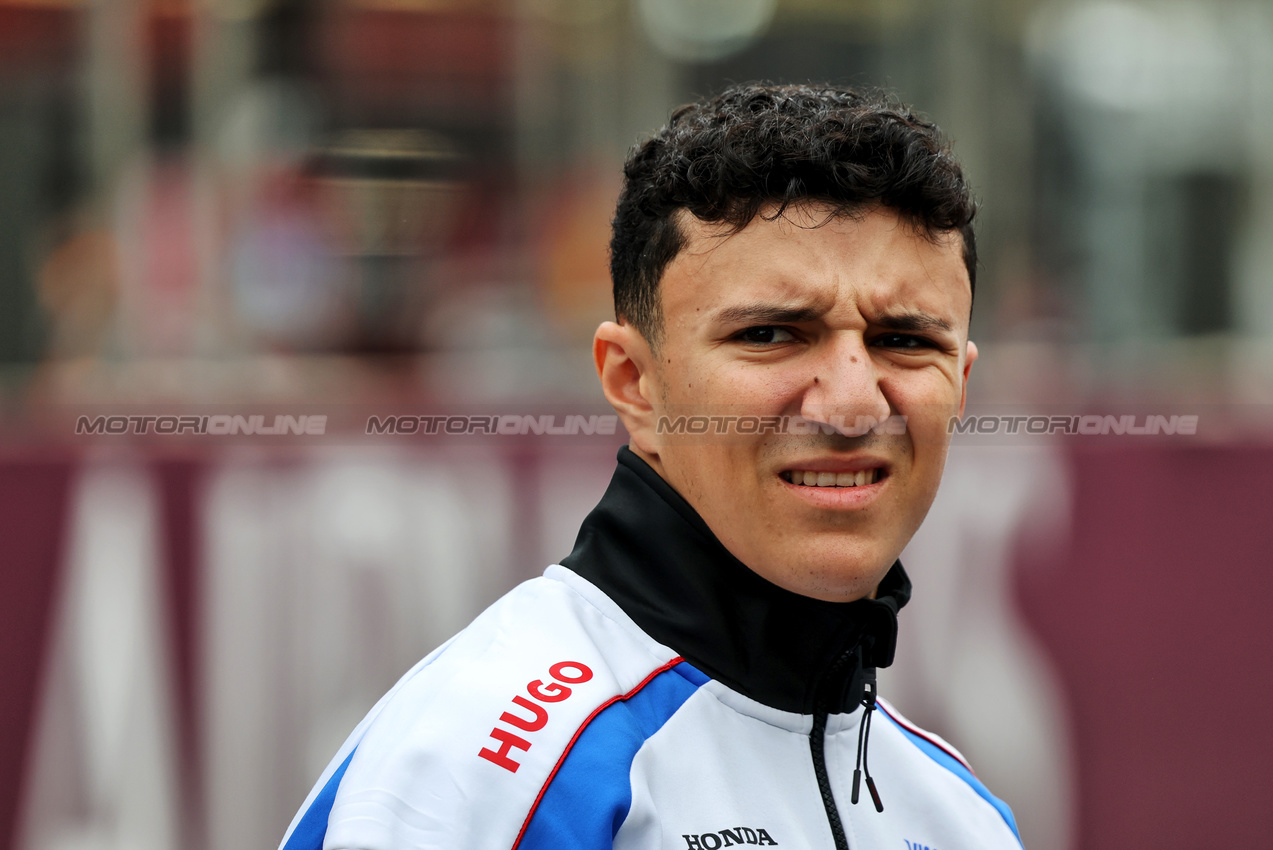 GP AZERBAIJAN, Isack Hadjar (FRA) Racing Bulls on the drivers' parade.

21.09.2025. Formula 1 World Championship, Rd 17, Azerbaijan Grand Prix, Baku Street Circuit, Azerbaijan, Gara Day.

- www.xpbimages.com, EMail: requests@xpbimages.com © Copyright: Charniaux / XPB Images
