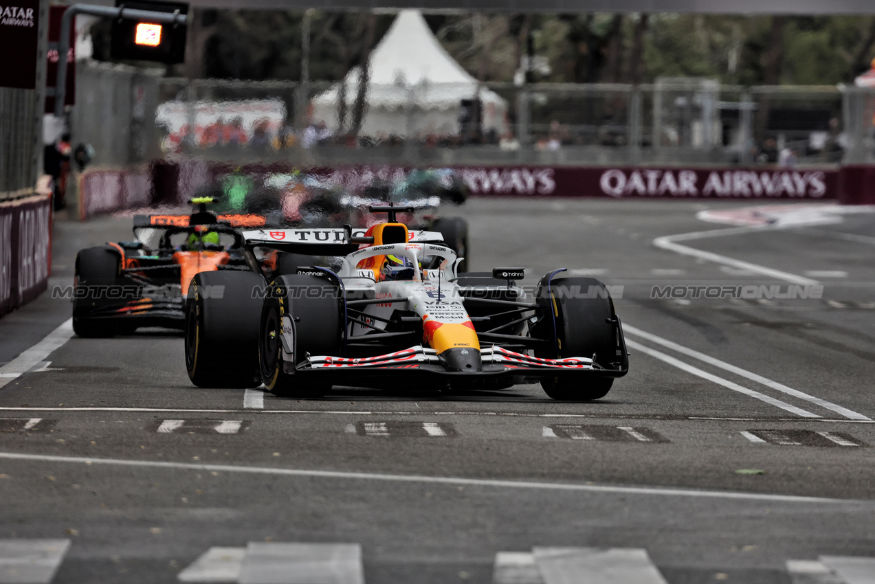 GP AZERBAIJAN, Isack Hadjar (FRA) Racing Bulls VCARB 02.

21.09.2025. Formula 1 World Championship, Rd 17, Azerbaijan Grand Prix, Baku Street Circuit, Azerbaijan, Gara Day.

- www.xpbimages.com, EMail: requests@xpbimages.com © Copyright: Bearne / XPB Images