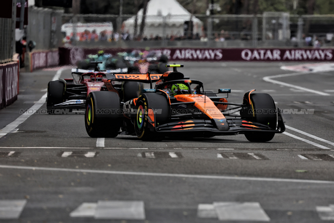 GP AZERBAIJAN, Lando Norris (GBR) McLaren MCL39.

21.09.2025. Formula 1 World Championship, Rd 17, Azerbaijan Grand Prix, Baku Street Circuit, Azerbaijan, Gara Day.

- www.xpbimages.com, EMail: requests@xpbimages.com © Copyright: Bearne / XPB Images