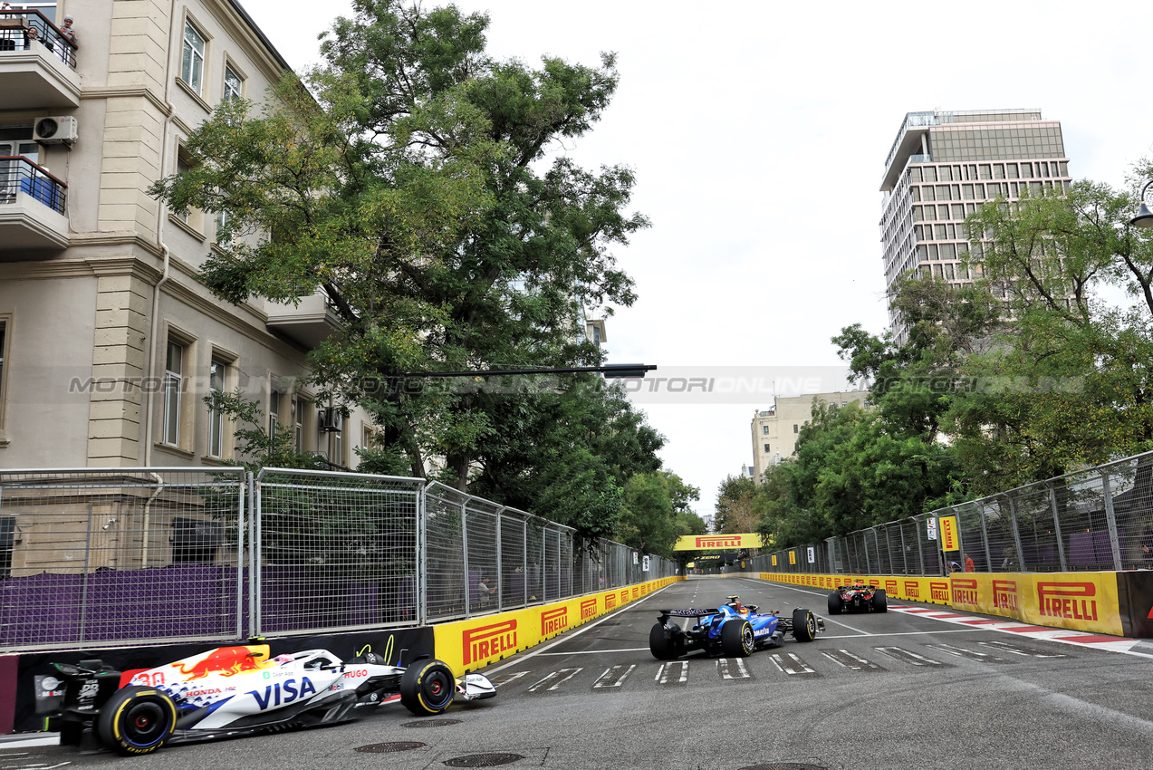 GP AZERBAIJAN, Liam Lawson (NZL) Racing Bulls VCARB 02 at the partenza of the race.

21.09.2025. Formula 1 World Championship, Rd 17, Azerbaijan Grand Prix, Baku Street Circuit, Azerbaijan, Gara Day.

- www.xpbimages.com, EMail: requests@xpbimages.com © Copyright: Bearne / XPB Images