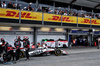 GP AZERBAIJAN, Oliver Bearman (GBR) Haas VF-25 makes a pit stop.

21.09.2025. Formula 1 World Championship, Rd 17, Azerbaijan Grand Prix, Baku Street Circuit, Azerbaijan, Gara Day.

- www.xpbimages.com, EMail: requests@xpbimages.com © Copyright: Batchelor / XPB Images
