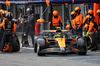 GP AZERBAIJAN, Lando Norris (GBR) McLaren MCL39 makes a pit stop.

21.09.2025. Formula 1 World Championship, Rd 17, Azerbaijan Grand Prix, Baku Street Circuit, Azerbaijan, Gara Day.

- www.xpbimages.com, EMail: requests@xpbimages.com © Copyright: Batchelor / XPB Images