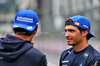 GP AZERBAIJAN, Carlos Sainz (ESP) Atlassian Williams Racing (Right) e Alexander Albon (THA) Atlassian Williams Racing on the drivers' parade.

21.09.2025. Formula 1 World Championship, Rd 17, Azerbaijan Grand Prix, Baku Street Circuit, Azerbaijan, Gara Day.

- www.xpbimages.com, EMail: requests@xpbimages.com © Copyright: Charniaux / XPB Images