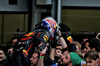 GP AZERBAIJAN, Gara winner Max Verstappen (NLD) Red Bull Racing celebrates in parc ferme with the team. 

21.09.2025. Formula 1 World Championship, Rd 17, Azerbaijan Grand Prix, Baku Street Circuit, Azerbaijan, Gara Day.

 - www.xpbimages.com, EMail: requests@xpbimages.com © Copyright: Rew / XPB Images